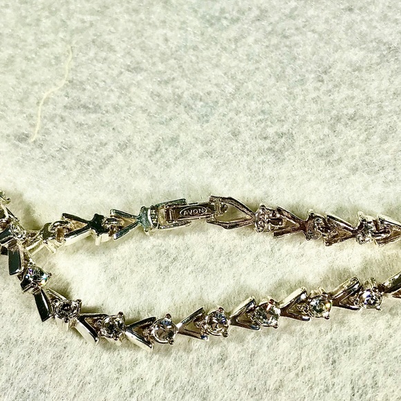 Avon Tennis Bracelet - Picture 3 of 4